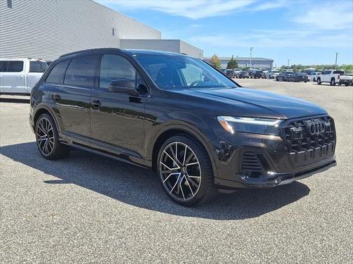 2025 Audi Q7 55 Premium Plus