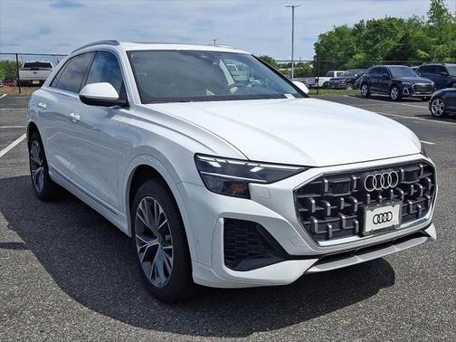 2025 Audi Q8 55 Premium