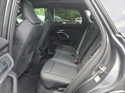 2025 Audi SQ5 quattro