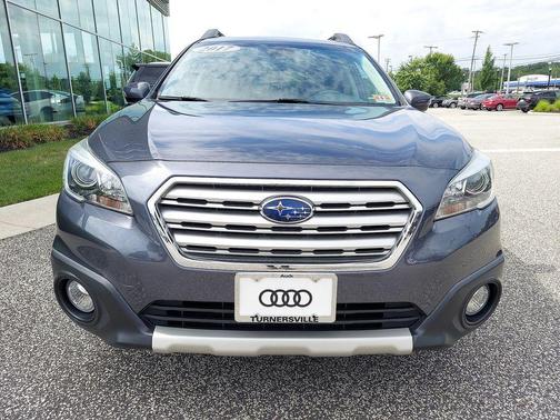 Photo 2 of 50 of 2017 Subaru Outback 2.5i Limited
