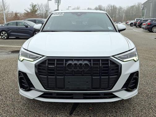 2023 Audi Q3 Premium 45 TFSI S line quattro Tiptronic
