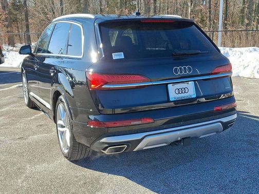 2025 Audi Q7 55 Premium Plus