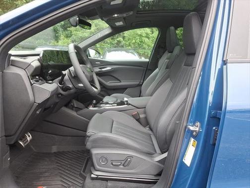 2025 Audi SQ6 e-tron Premium