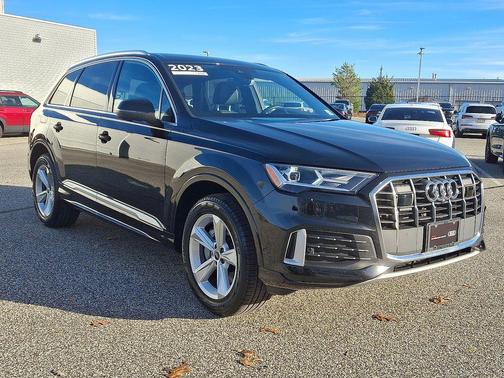 2023 Audi Q7 45 Premium Plus