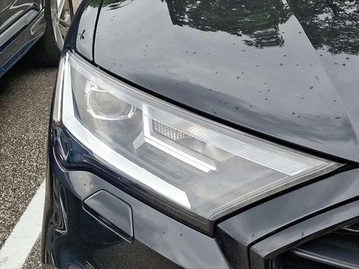 2022 Audi Q7 55 Premium Plus