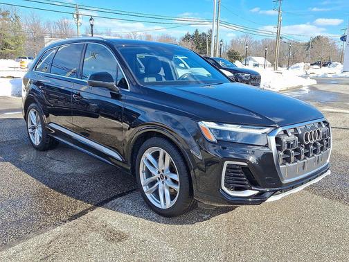 2025 Audi Q7 55 Premium Plus
