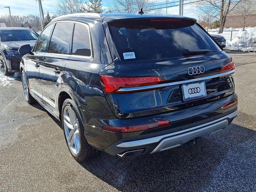 2025 Audi Q7 55 Premium Plus