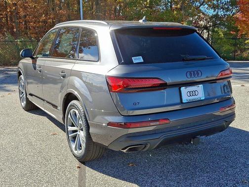 2026 Audi Q7 45 Premium