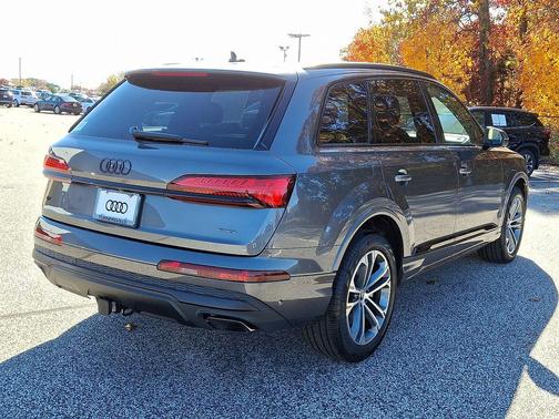 2026 Audi Q7 45 Premium