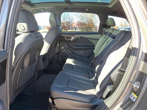 2026 Audi Q7 45 Premium