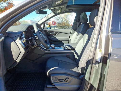 2026 Audi Q7 45 Premium