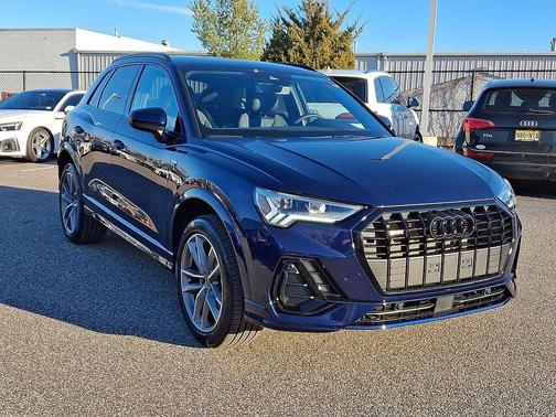 2025 Audi Q3 Premium 45 TFSI S line quattro Tiptronic