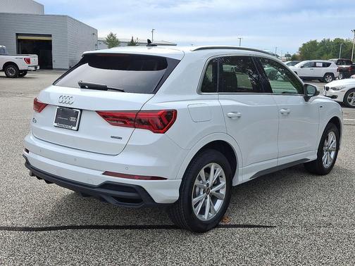 2023 Audi Q3 Premium
