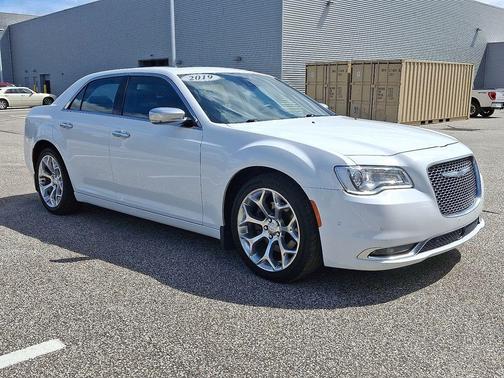 2019 Chrysler 300 C