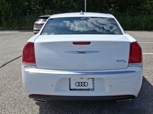 2019 Chrysler 300 C