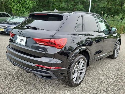 2024 Audi Q3 Premium