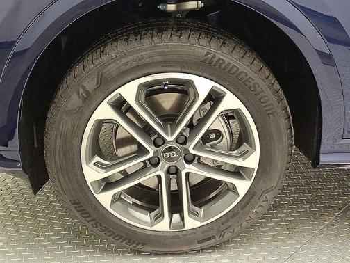 2025 Audi Q5 Premium TFSI quattro S tronic