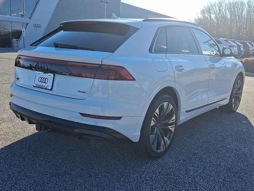 2026 Audi Q8 55 Premium Plus