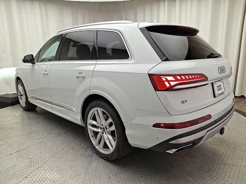 2025 Audi Q7 55 Premium Plus