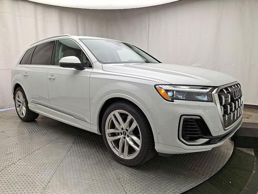 2025 Audi Q7 55 Premium Plus