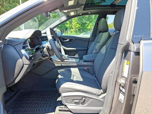 2025 Audi Q8 55 Premium Plus