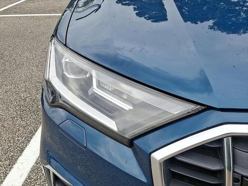 2022 Audi Q7 55 Premium Plus