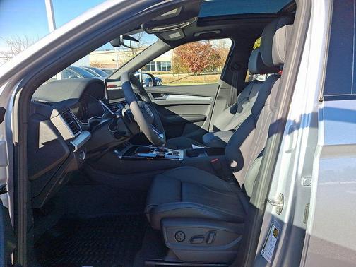 2025 Audi Q5 45 S line Premium