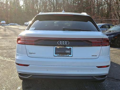 2022 Audi Q8 55 Premium