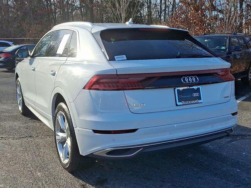 2022 Audi Q8 55 Premium