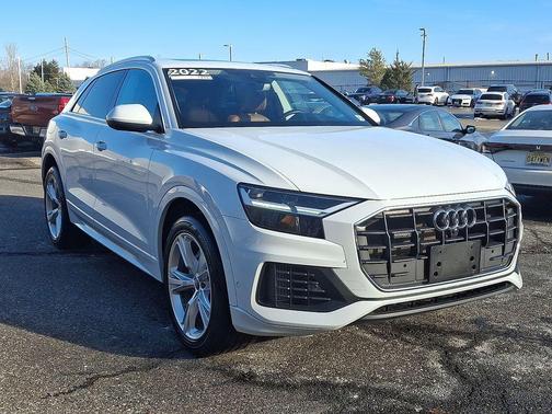 2022 Audi Q8 55 Premium