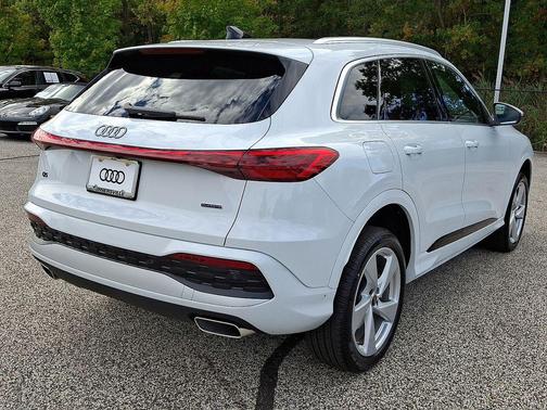 2025 Audi Q5 Premium Plus TFSI quattro S tronic