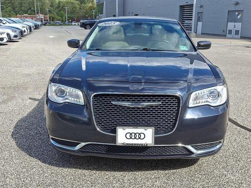 2016 Chrysler 300 Limited