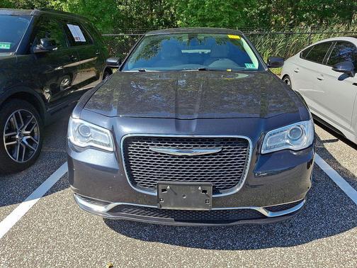 2016 Chrysler 300 Limited