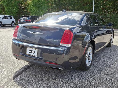 2016 Chrysler 300 Limited