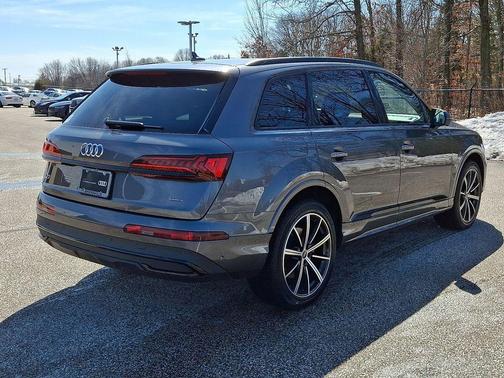2023 Audi Q7 55 Premium Plus