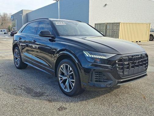 2023 Audi Q8 55 Premium