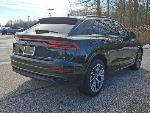 2023 Audi Q8 55 Premium