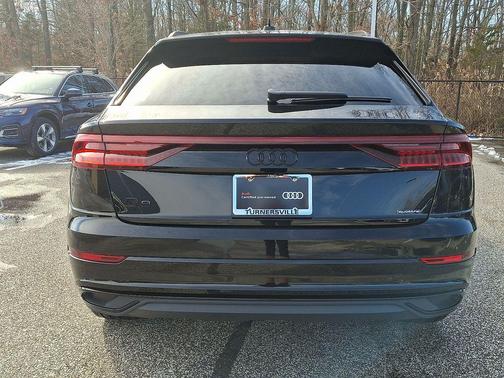 2023 Audi Q8 55 Premium