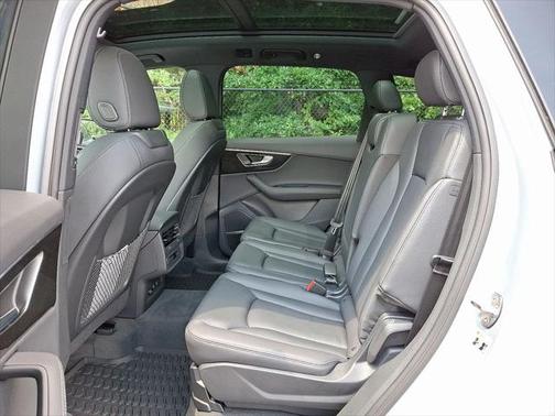 2025 Audi Q7 45 Premium Plus