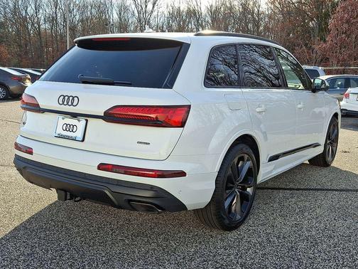 2026 Audi Q7 55 Premium Plus