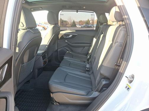 2026 Audi Q7 55 Premium Plus