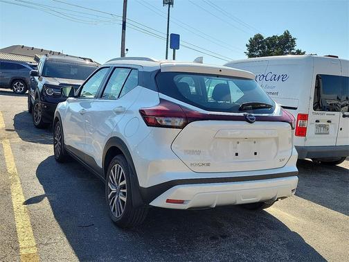 2023 Nissan Kicks SV