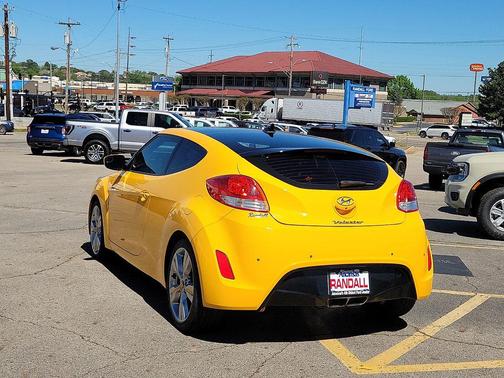 2016 Hyundai Veloster Base