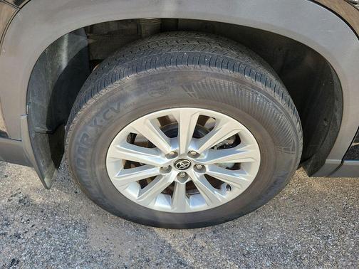 Midnight Black Metallic 2024 Toyota Grand Highlander XLE