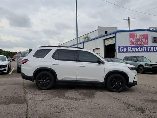 White 2025 Honda Pilot BLACK EDITION