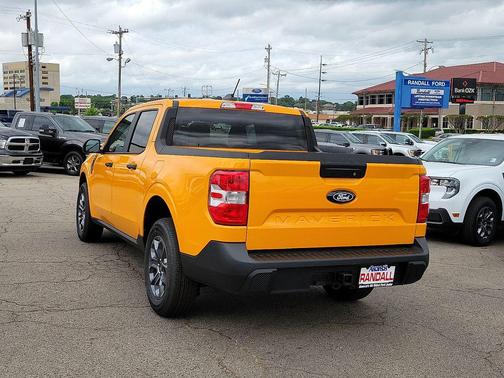 Orange Fury Metallic Tri-Coat 2026 Ford Maverick XLT