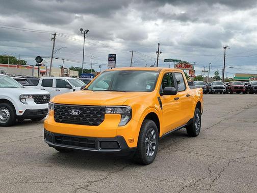 Orange Fury Metallic Tri-Coat 2026 Ford Maverick XLT
