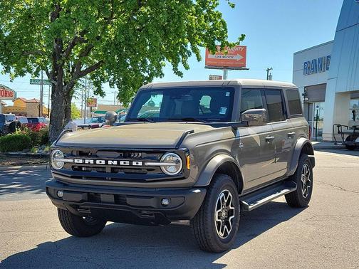 2026 Ford Bronco Outer Banks