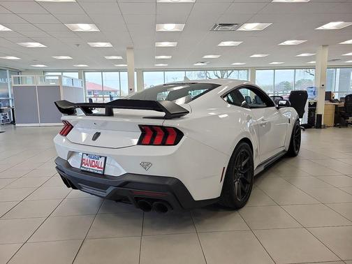 2024 Ford Mustang Dark Horse