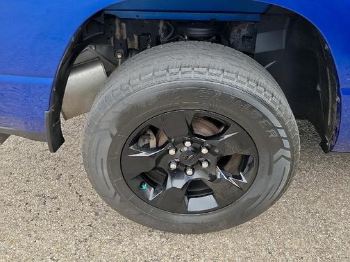 Blue Streak Pearlcoat 2019 RAM 1500 Big Horn